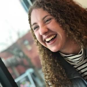 Meet your Posher, Caitlin